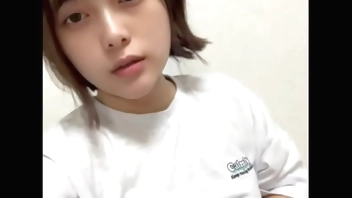 【スマホオナ動画】週4でオナニーしてるけど今日沢山喘いじゃいました…。