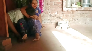 One Night With Desi Bhabhi चूदाई वीडियो
