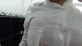 Convincing the girl in the coffee shop to have sex in the bathroom for money