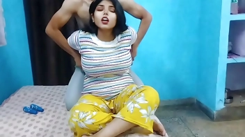 Cute girl sexy boobs इतनी सुंदर लड़की को देख के मुझ से रहा नहीं गया xxxsoniya