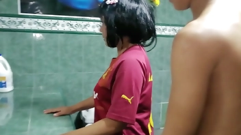 LE DOY BIEN DURO A MI HERMANASTRA Y ELLA SE VIENE A CHORRO FUERTEMENTE