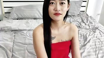 19-Year-Old Thai Teen Taste First Farang Dick