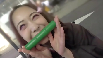 渋谷のﾊﾛｳｨﾝに突如現れたエッチ術の使い手竈○禰○子。HARDピストン絶叫イキで中出し&顔射！！Part1