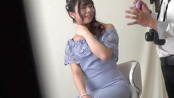 Japanese big-breasted woman creampied at photo session 1