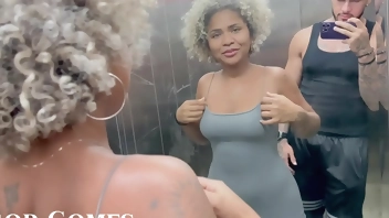 I cornered my hot neighbor in the building's elevator and ate her pussy.