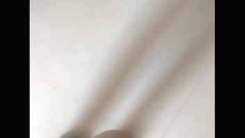 【粉墨人生】午休时间，在员工宿舍的小床上，跟同事玩起来了