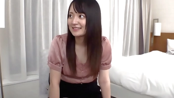 正統派黒髪美女がまさかのオナクラバイト！？エッチなことに興味津々なスズちゃんの裏の顔は、ド変態精子研究員だった！！Part2