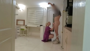 Cute delivery guy came back with flowers and I gave him a blowjob.