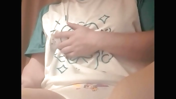 夜间偷偷自摸自慰