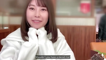 [English Dubbing] A body that makes you want to protect it! I was very excited to have her first Pov with sex friend who has her white skinny body! She has a lot of fun with creampie sex!