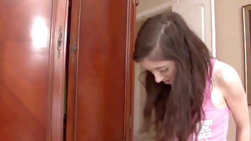 Bigcock fucks step daughter