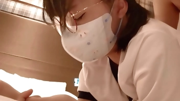 祝各位新年快乐，看看后入美女的视频