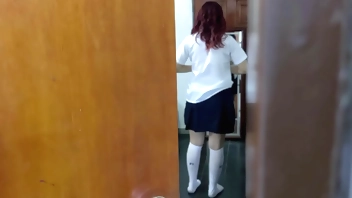 EL ASQUEROSO DE MI PADRASTRO SE APROVECHA DE MI INOCENCIA CUANDO ESTAMOS A SOLAS EN CASA