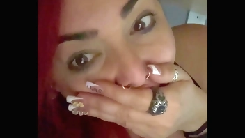 I surprise my boss masturbating and I fuck her