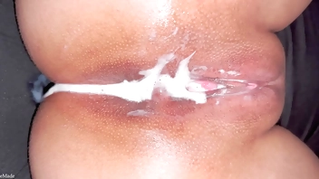 Mi hermanastra me regaló su iPhone y olvidó borrar este video de su galería!