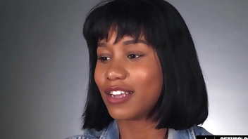 UP CLOSE - How Women Orgasm With Naturally Stacked Beauty Jenna Foxx! GIRL MASTURBATING! FULL SCENE