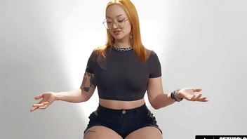 UP CLOSE - How Women Orgasm With Redhead PAWG Emma Magnolia! SOLO FEMALE MASTURBATION! FULL SCENE