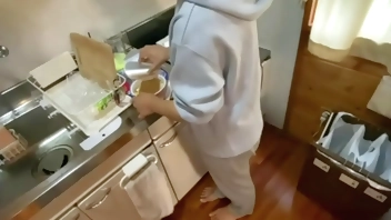 A perverted boyfriend who gets horny and gets an erection on a date with his girlfriend at home