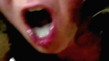 Japonesa casada chupando até ganhar leitinho