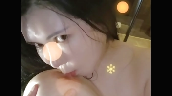 Grandes tetas en bañera