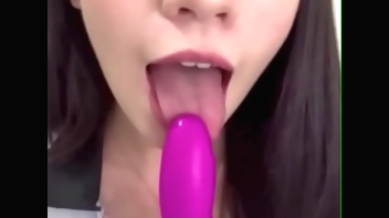 Demonstration of girl's oral sex skills