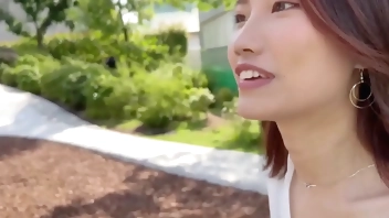 part1 乳首ビンビンちっぱいちゃん《社内の後輩セフレと休日の真っ昼間から肉欲をぶつけ合う生はめコミュニケーション》和気あいあいと恋人気分でイチャラブデート/お互い我慢できなくなって明るいうちにホテルイン→喉奥イラマ&ガチイキピストンで上下のお口を●●まくり中出しSEX/すけすけエロコスに着替えて盛りボルテージMAX！一緒に仲良く快楽漬け交尾で顔射フィニッシュ！！【しろうとハメ撮り＃ちゆ＃23歳＃OL】