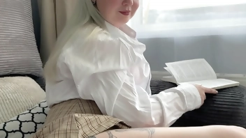 cute student gave a blowjob