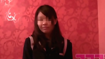 プチ援カラオケ下着の撮影で騙して着替え盗撮