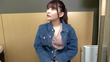 ほぼ9頭身！超スレンダー長脚ガール！某芸能プロダクションに所属する現役ファッションモデル！