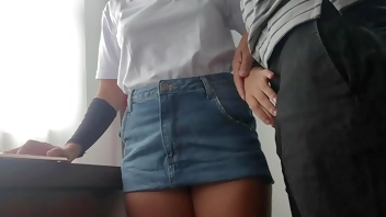 Ela achou que seria apenas uma aula particular mas quando ficaram sozinhos ele fodeu minha bunda. Espero que ninguém fique sabendo