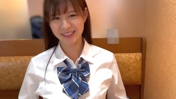 part1 ゆき(18)/サボって彼氏に会いに来ちゃう一途J【一限目】お安めデートからのホテルで制服のままセックス。匂いフェチの彼女に嗅がれながららぶらぶえっちで大量中出し！【2限目】持参したコスプレに恥ずかしがる彼女と、打って変わって激し目の発情期で大量発射！