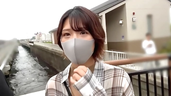 part1 おっぱい性人さきちゃん《Hカップの爆乳美容師と江の島でパコパコ生はめデート》初めての江の島を全力エンジョイスタイル抜群デカパイ美女とイチャラブデート/「えっちしたい」ホテインして即ベロキス→速攻生ハメで至高のデカ乳めがけて大量射精/エロコスに着替えて爆乳をばるんッばるんッと乱舞させながらイキまくりファ〇ク！担当スタイリストの子宮に直射中出しマーキング【しろうとハメ撮り】