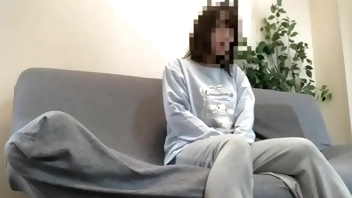 【素人】朝起きて可愛い部屋着で新しいおもちゃを使ってオナニーしちゃった