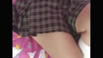 Una Compañera Del Salon Me Dejo Cogerla a Cambio de La TAREA De Matemáticas y La Deje Escurriendo de SEMEN debajo De su FALDA! Casero,Real