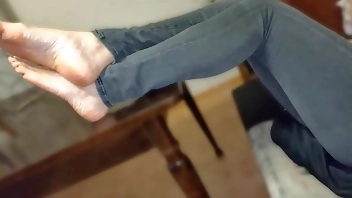 Real Sex Tape: I let his small Cock Rub Against my dirty smelly feet