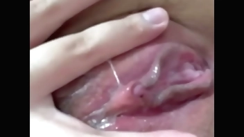 Very wet trimmed Asian pussy