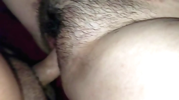 Asi termino dentro de este coño peludo parte 3