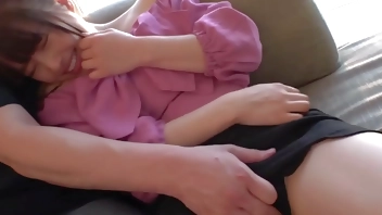 ムッツリ本屋店員性開放、ちひろちゃんに革命を。美肌乳尻 パイパンマ●コ！痴●されたガール！？感度抜群の隠れスケベ女子！窓際で恍惚潮噴射！ソファで中出しお風呂で顔射。シャワー中にもお構いなしのパコりまくりwww【しろうと変態革命10人目】第一部