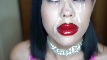 Bimbo Dick Sucking Gets Massive Facial