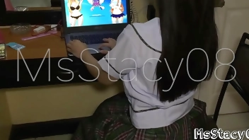 Manlalarong Pinay na Estudyante Nilabasan ng Maraming Orgasm Mula Sa Puki