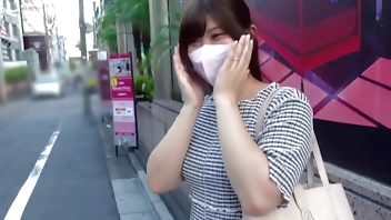 【旦那じゃ不満！】美尻エロすぎボディの若妻！旦那(5〇代)との営みに満足できないようです！超絶フェラテクと肉感的セックスに大興奮！独占ちゃん