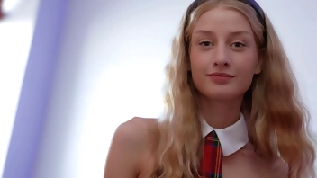 Hot Group ( teen beauties 19yo/20yo )   3 Dicks