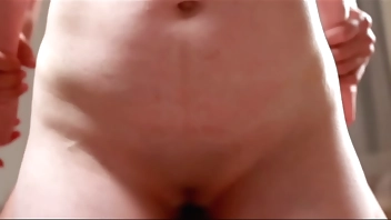 【素人】舞30代セックス大好きパイパン主婦。立ちバック中出しでガンガン突かれる変態貧乳パイパン不倫妻。毎日不倫セックスしてたら誰と結婚したのか分から無くなるかもしれない白昼不倫主婦。