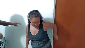 Madrastra cachonda quiere follar