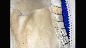 Calzon muy sucio de mi vecina