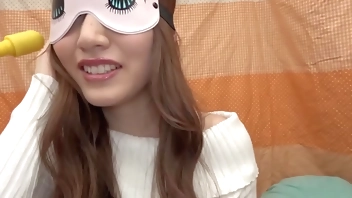 圧巻のグラインド騎乗位炸裂！超一流のエロテク大連発！！格付けチェックにチャレンジしませんか？みやびちゃん(20)大学生。強気な態度とは裏腹に電マで悶絶大絶叫！クイズの回答は三流でもSEXは超一流！！