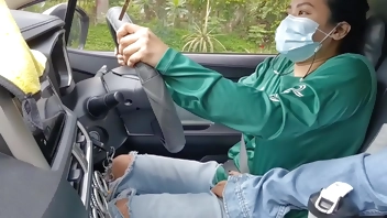 Asian Grab Driver Girl offer Passengers money tip for Fuck