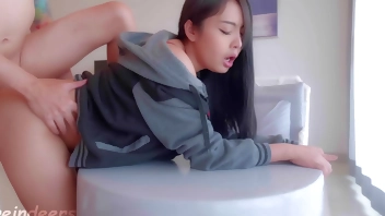 A Pretty Girl At The Beach Fucking A Stranger With Crazy Deals - Xreindeers