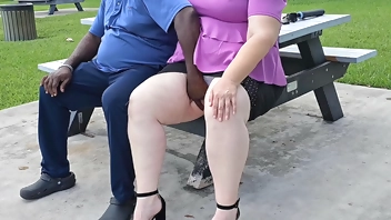 I met a stranger on my lunch break in the park and let him eat my pussy in a vacant house