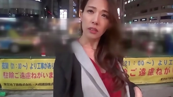 【ガチ中出し】マジ軟派、初撮。 27。！醸し出す雰囲気がむっちゃセクシーなれいかさん 本当に艶っぽい！初めて出会った男と密室で二人りきだというのに、どこか余裕があるこのかんじ…。なんだかこっちがドキドキしてきました…。 https://bit.ly/410dMp5